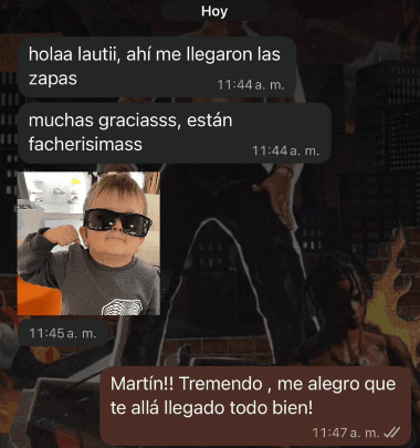 Cliente: «ahí me llegaron las zapas, muchas graciasss, están facherisimass»