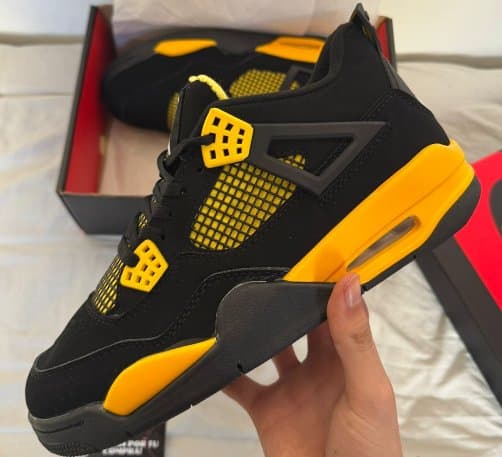 J4 "Yellow Thunder" de Jordan